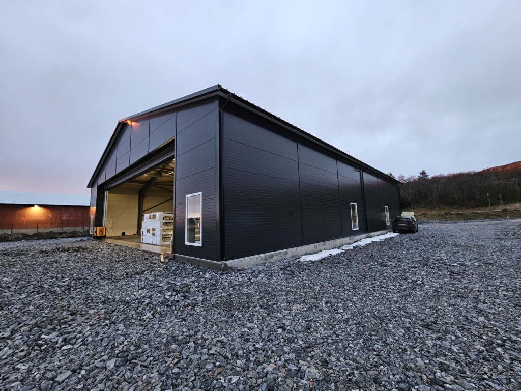 Flyhangar i Rørvik, Fjössystem Byggnad