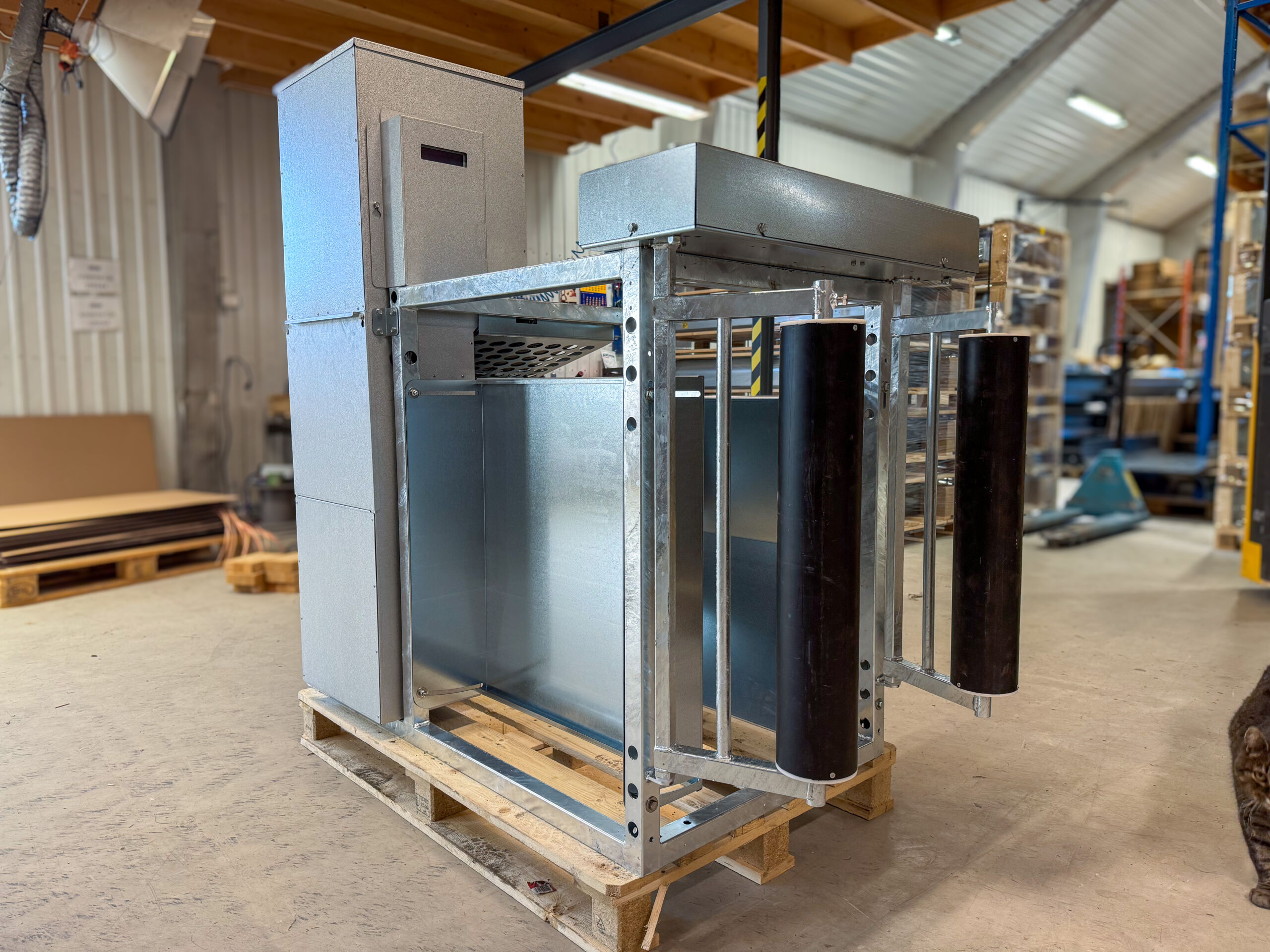 Biocontrol kraftfoderautomat, februari 2025