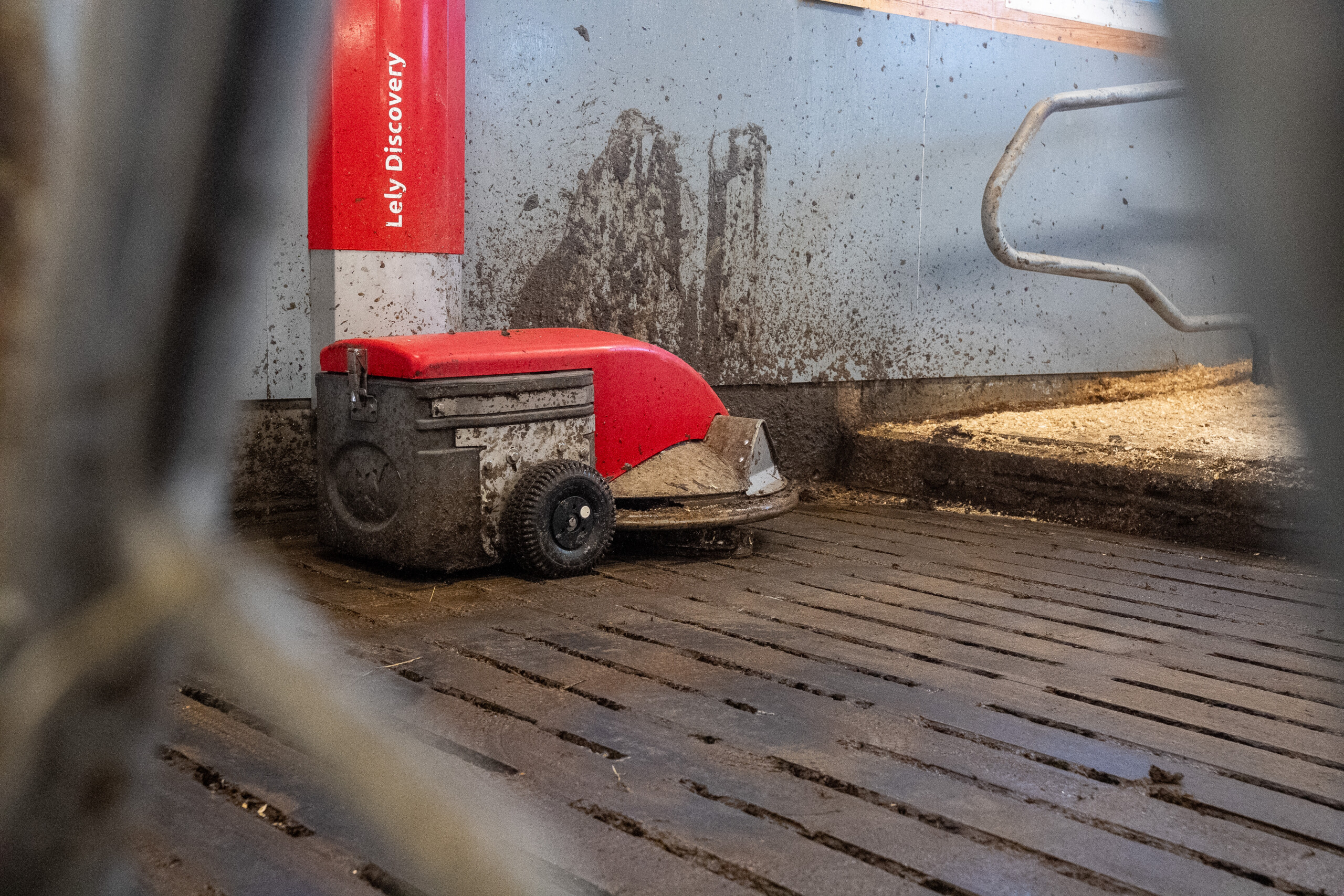 Lely Discovery skraprobot hos Jostein Østvang. Vingelen, 2026