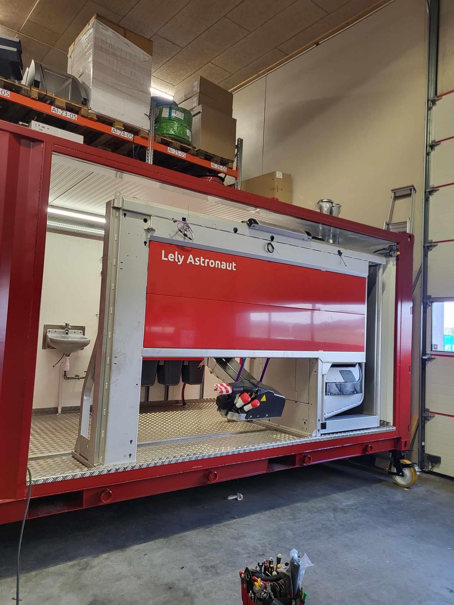 Fäbodbruk med mobil Lely Astronaut mjölkrobot i container