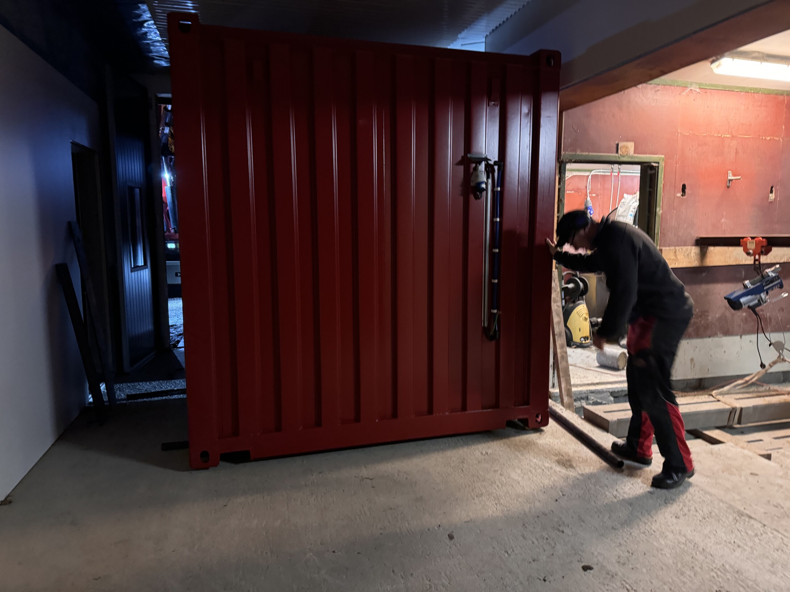 Fäbodbruk med mobil Lely Astronaut mjölkrobot i container
