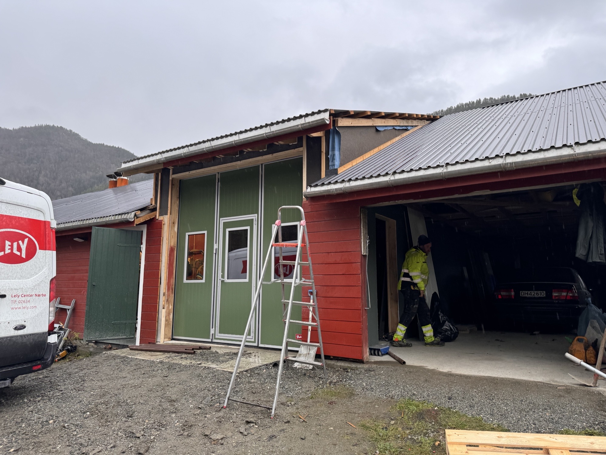 Fäbodbruk med mobil Lely Astronaut mjölkrobot i container